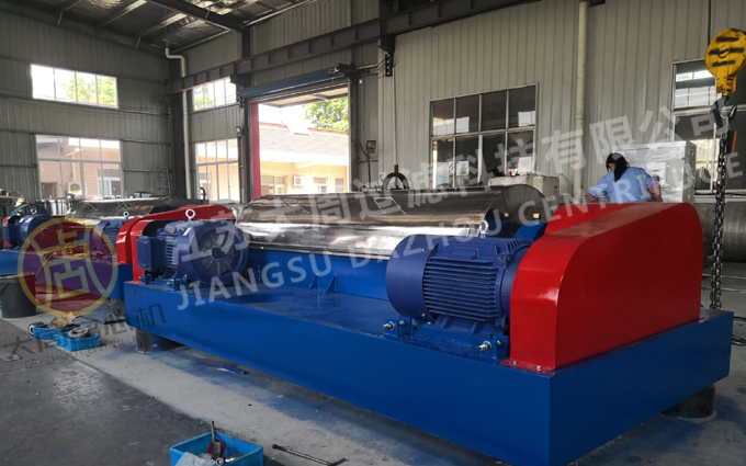 離心機生產廠家如何選擇合適的材料來提高設備性能？