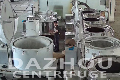 如何安全操作平板吊袋離心機，避免意外發生？